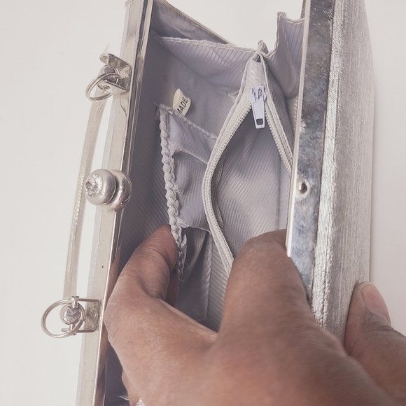 Unbranded | Small Vintage Silver Top Handle Clutch or Shoulder Bag (One Size) - Picture 3 of 9